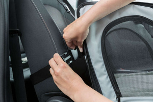 Trixie Fotel samochodowy dla psa szary/czarny 44x37x40cm